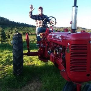 Meet your Posher, Tom